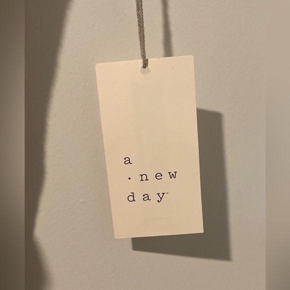 A New Day Woman’s Top - Picture 2 of 3